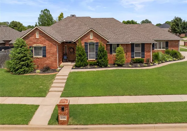 3rd image of 505 Swingman Rd, Yukon, OK 73099 | MLS# 1236658
