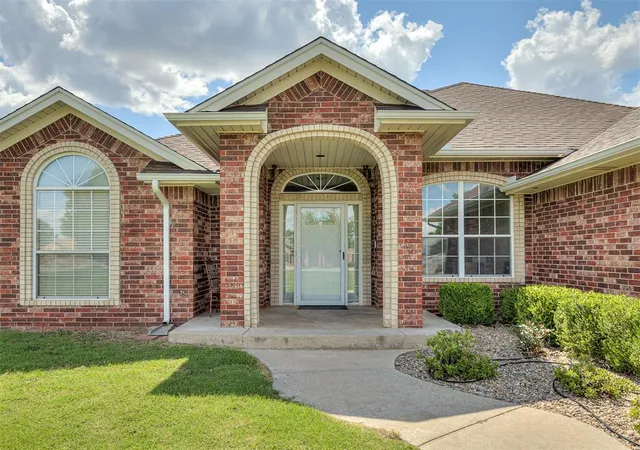 Photo 3 of Single family home for sale at 809 Grandview Rd, Tuttle, OK 73089 | MLS# 1236664 | Listing updated on 2026-09-03