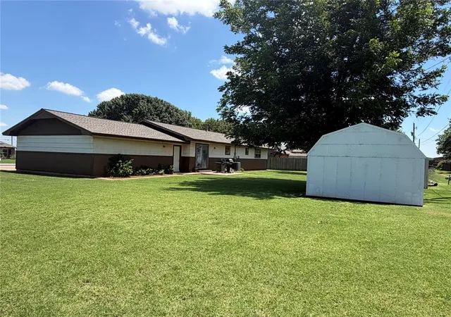 Homes for sale in Canute, OK | 703 S 7Th St, Canute, OK 73626 | MLS# 1236670