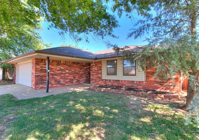 1st image of 12501 Sw 4th St, Yukon, OK 73099 | MLS# 1236681