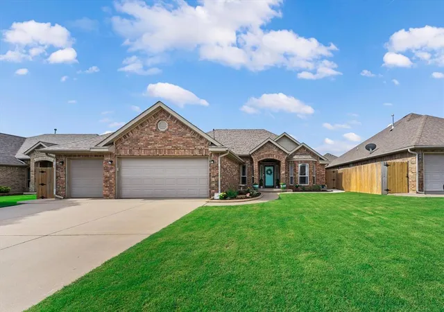 1st image of 550 W Hunters Court Wy, Mustang, OK 73064 | MLS# 1236693