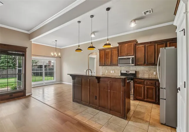 2nd image of 1405 Luke Ln, Norman, OK 73072 | MLS# 1236694