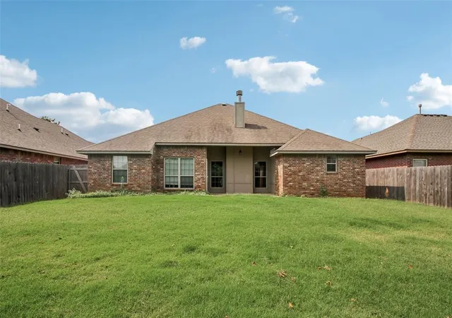 5th image of 1405 Luke Ln, Norman, OK 73072 | MLS# 1236694