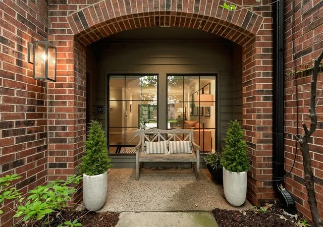 2nd image of 6208 Waterford Blvd #107, Oklahoma City, OK 73118 | MLS# 1236704