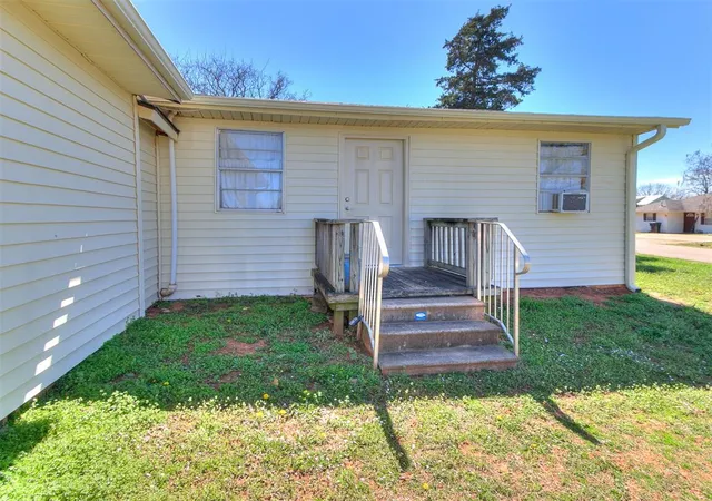 Photo 3 of Single family home for sale at 602 Dogwood Ave, Wellston, OK 74881 | MLS# 1236706 | Listing updated on 2026-07-02