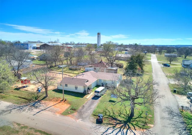 Photo 4 of Single family home for sale at 602 Dogwood Ave, Wellston, OK 74881 | MLS# 1236706 | Listing updated on 2026-10-02