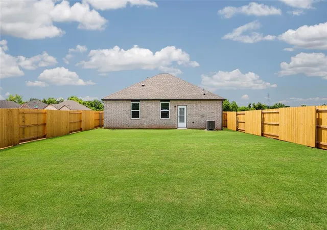 13th image of 3101 Evyn Blvd, Yukon, OK 73099 | MLS# 1236710