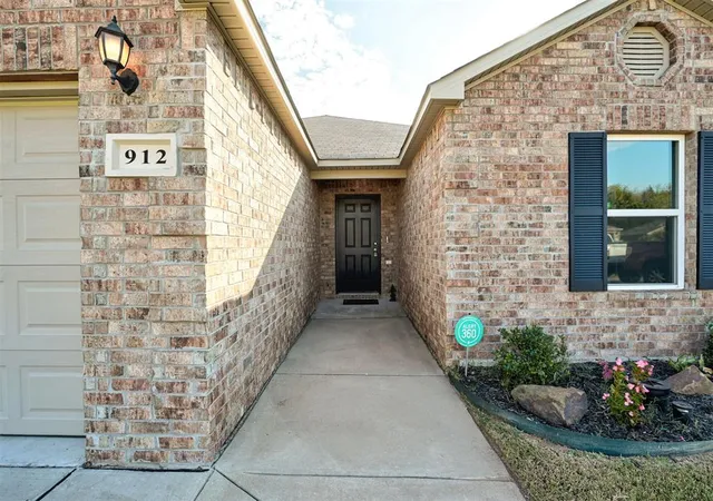 Photo 3 of Single family home for sale at 912 Klare Ln, Oklahoma City, OK 73130 | MLS# 1236730 | Listing updated on 2026-07-18