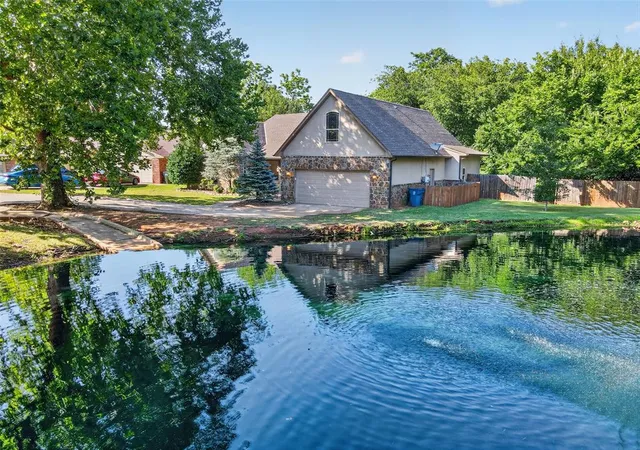 Photo 1 of Sale Pending at 521 Partridge Ln, Edmond, OK 73034 | MLS# 1236735 | Listing updated on 2026-07-14