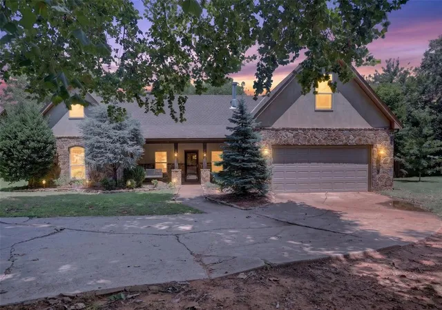 Photo 2 of Sale Pending at 521 Partridge Ln, Edmond, OK 73034 | MLS# 1236735 | Listing updated on 2026-07-14