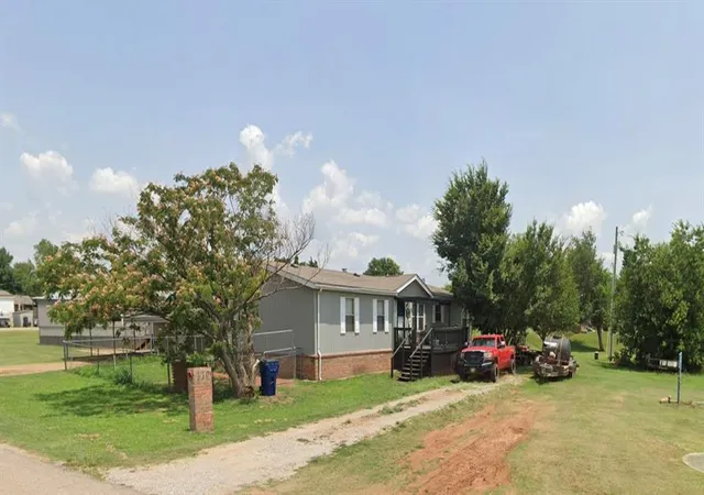 Homes for sale in Cashion, OK | 110 N 7th St, Cashion, OK 73016 | MLS# 1236751