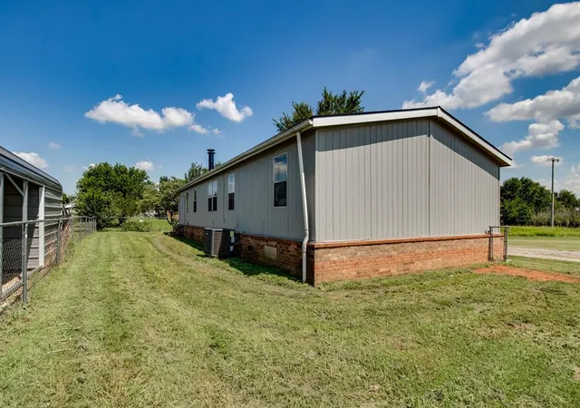 Homes for sale in Cashion, OK | 110 N 7th St, Cashion, OK 73016 | MLS# 1236751