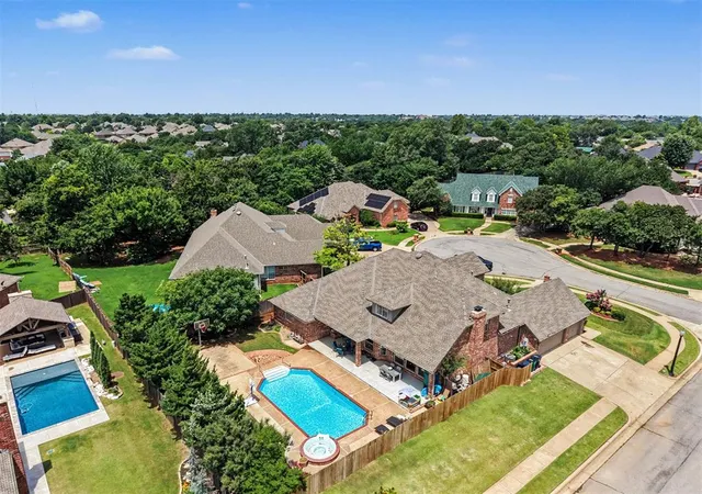 5th image of 13801 Plantation Wy, Edmond, OK 73013 | MLS# 1236753