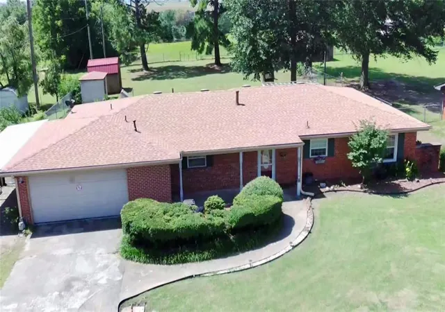 Homes for sale in Okemah, OK | 817 W Date St, Okemah, OK 74859 | MLS# 1236755