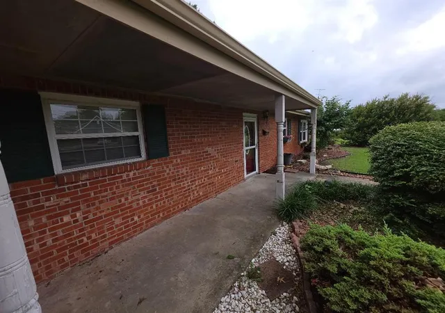 Homes for sale in Okemah, OK | 817 W Date St, Okemah, OK 74859 | MLS# 1236755