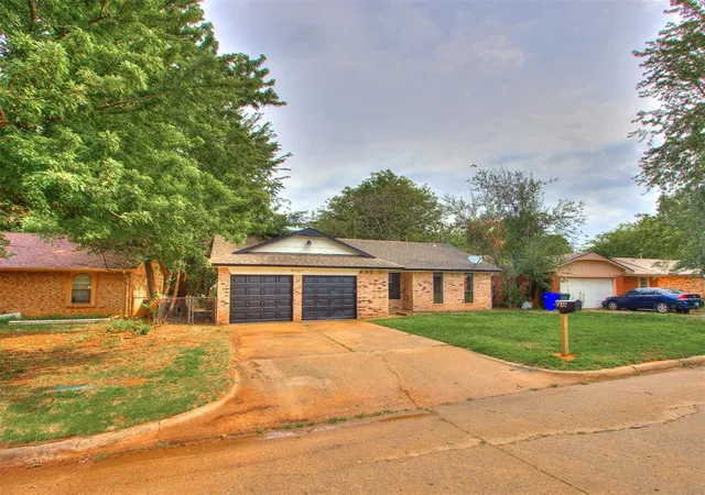 Homes for sale in Midwest City, OK | 9707 Ne 2nd Pl, Midwest City, OK 73130 | MLS# 1236765