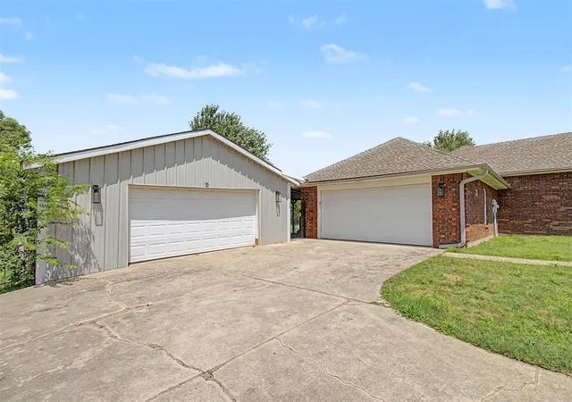 Homes for sale in Choctaw, OK | 761 S Carolyn Dr, Choctaw, OK 73020 | MLS# 1236774