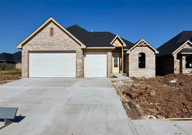 2nd image of 16020 Navarra Wy, Oklahoma City, OK 73170 | MLS# 1236778