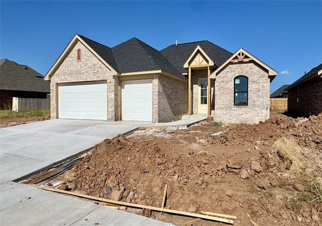 3rd image of 16020 Navarra Wy, Oklahoma City, OK 73170 | MLS# 1236778