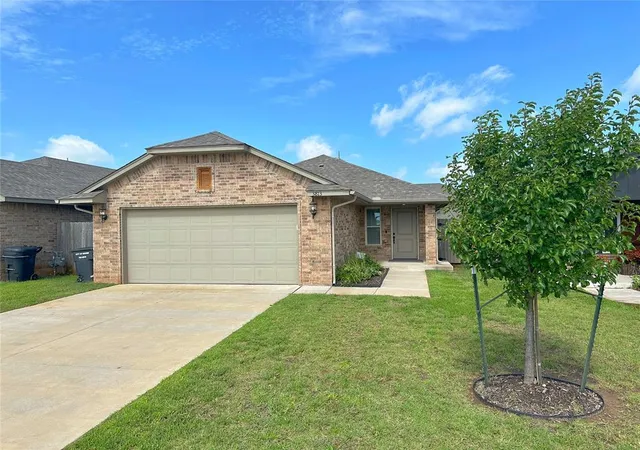 Photo 1 of Single family home for sale at 3813 Central Park Dr, Moore, OK 73160 | MLS# 1236789 | Listing updated on 2026-09-19