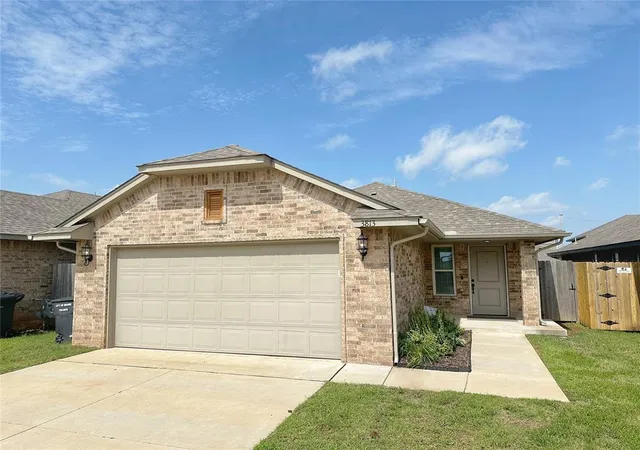 Photo 2 of Single family home for sale at 3813 Central Park Dr, Moore, OK 73160 | MLS# 1236789 | Listing updated on 2026-09-19