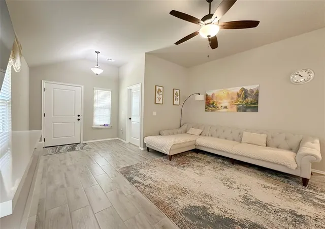 Photo 4 of Single family home for sale at 3813 Central Park Dr, Moore, OK 73160 | MLS# 1236789 | Listing updated on 2026-09-19