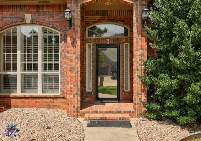 2nd image of 608 Trisha Ln, Norman, OK 73072 | MLS# 1236792