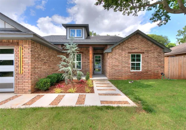 Homes for sale in Midwest City, OK | 10121 St Patrick Dr, Midwest City, OK 73130 | MLS# 1236794