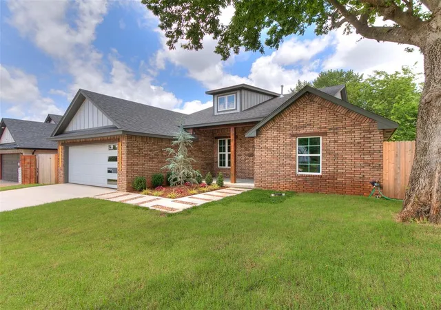 Homes for sale in Midwest City, OK | 10121 St Patrick Dr, Midwest City, OK 73130 | MLS# 1236794