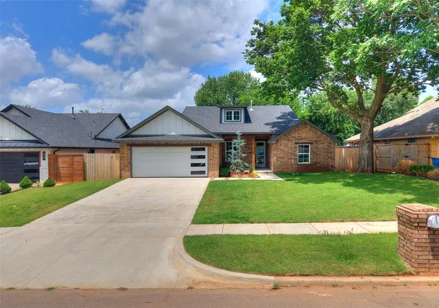 Homes for sale in Midwest City, OK | 10121 St Patrick Dr, Midwest City, OK 73130 | MLS# 1236794