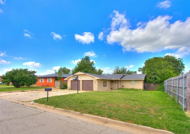 3rd image of 105 Paul Ave, Yukon, OK 73099 | MLS# 1236807