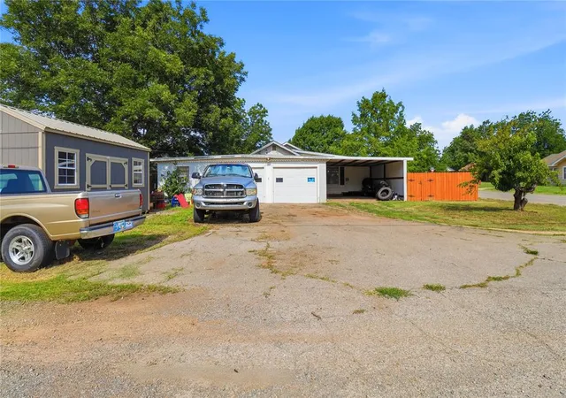 Homes for sale in Hobart, OK | 330 N Bailey St, Hobart, OK 73651 | MLS# 1236815