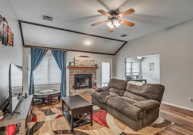 3rd image of 410 Harvest Hls, Harrah, OK 73045 | MLS# 1236828