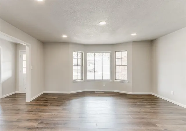 3rd image of 4019 Nw 58Th St, Oklahoma City, OK 73112 | MLS# 1236838