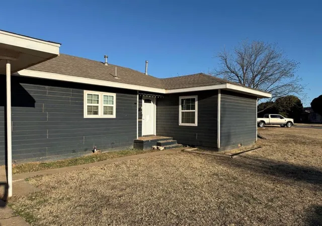 Homes for sale in Altus, OK | 801 Hickory St, Altus, OK 73521 | MLS# 1236839