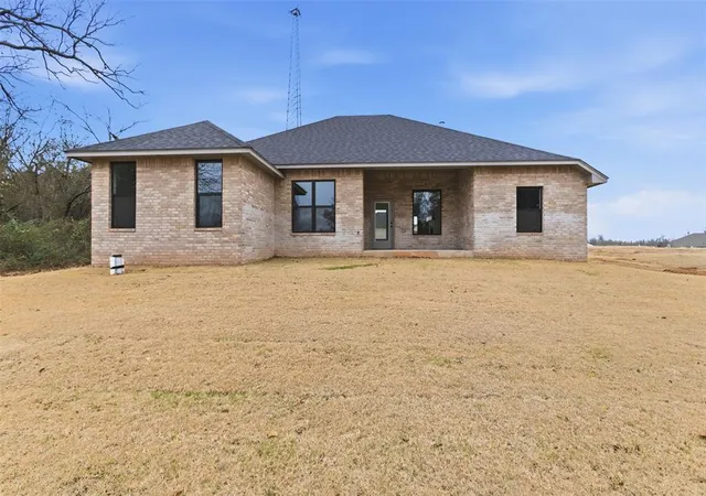 4th image of 1328 Cedar Cir, Harrah, OK 73045 | MLS# 1236843