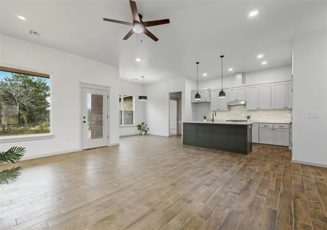 5th image of 1328 Cedar Cir, Harrah, OK 73045 | MLS# 1236843