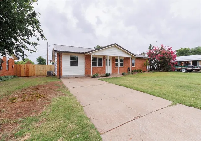 Homes for sale in Elgin, OK | 208 Maple St, Elgin, OK 73538 | MLS# 1236855