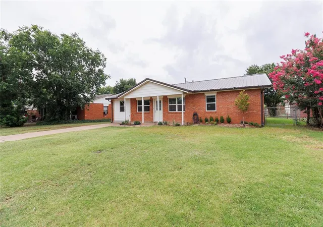 Homes for sale in Elgin, OK | 208 Maple St, Elgin, OK 73538 | MLS# 1236855