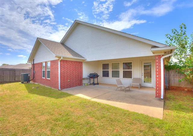 Photo 2 of Single family home for sale at 2621 Nw 183rd Street, Edmond, OK 73012 | MLS# 1236857 | Listing updated on 2026-09-15