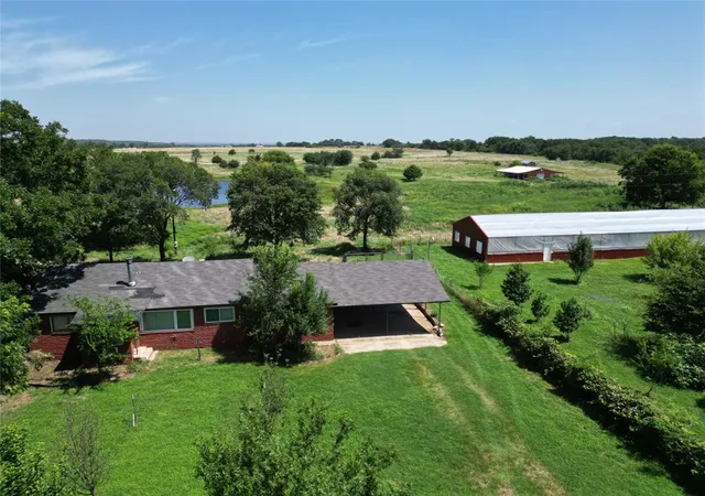 Homes for sale in Holdenville, OK | 7688 E 129 Rd, Holdenville, OK 74848 | MLS# 1236863