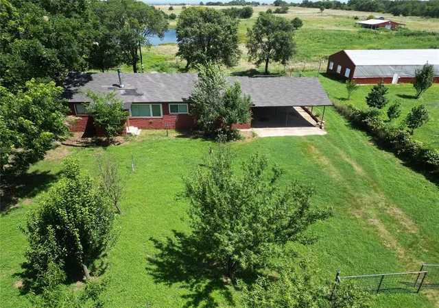 Homes for sale in Holdenville, OK | 7688 E 129 Rd, Holdenville, OK 74848 | MLS# 1236863
