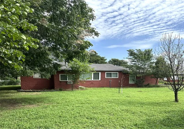 Homes for sale in Holdenville, OK | 7688 E 129 Rd, Holdenville, OK 74848 | MLS# 1236863