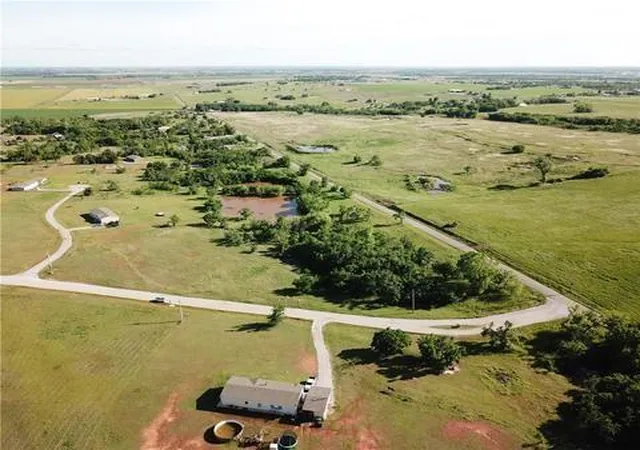 Homes for sale in Chickasha, OK | 1451 County Road 1344, Chickasha, OK 73018 | MLS# 1236871