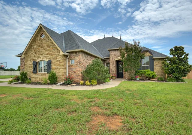 Homes for sale in Choctaw, OK | 1296 Meadow View Dr, Choctaw, OK 73020 | MLS# 1236893