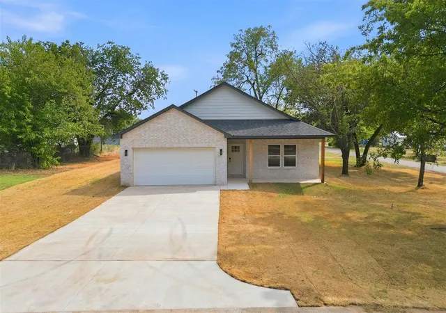 Photo 1 of Single family home for sale at 201 Flynn Ave, Carney, OK 74832 | MLS# 1236900 | Listing updated on 2026-09-08