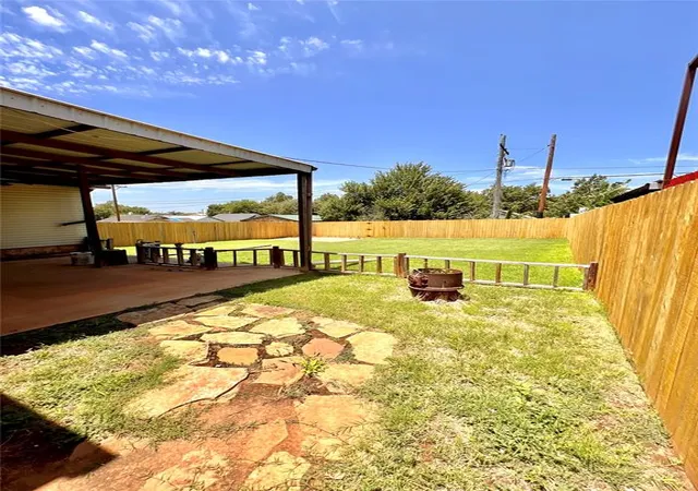 Homes for sale in Carnegie, OK | 205 E 1st St, Carnegie, OK 73015 | MLS# 1236903
