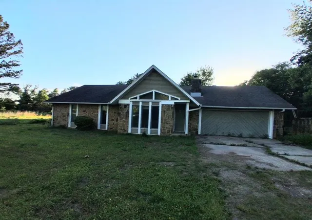 Homes for sale in Okemah, OK | 1405 N 14th St, Okemah, OK 74859 | MLS# 1236905