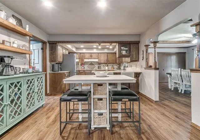 Photo 3 of Sale Pending at 2008 Lankestar Pl, Yukon, OK 73099 | MLS# 1236921 | Listing updated on 2026-08-28
