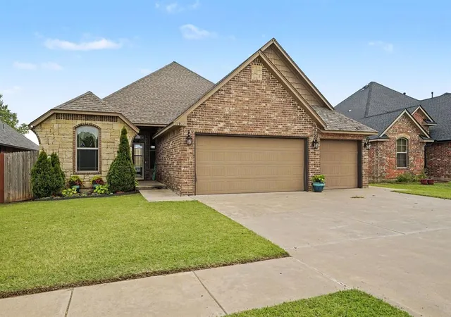 2nd image of 11920 Sw 18th St, Yukon, OK 73099 | MLS# 1236922